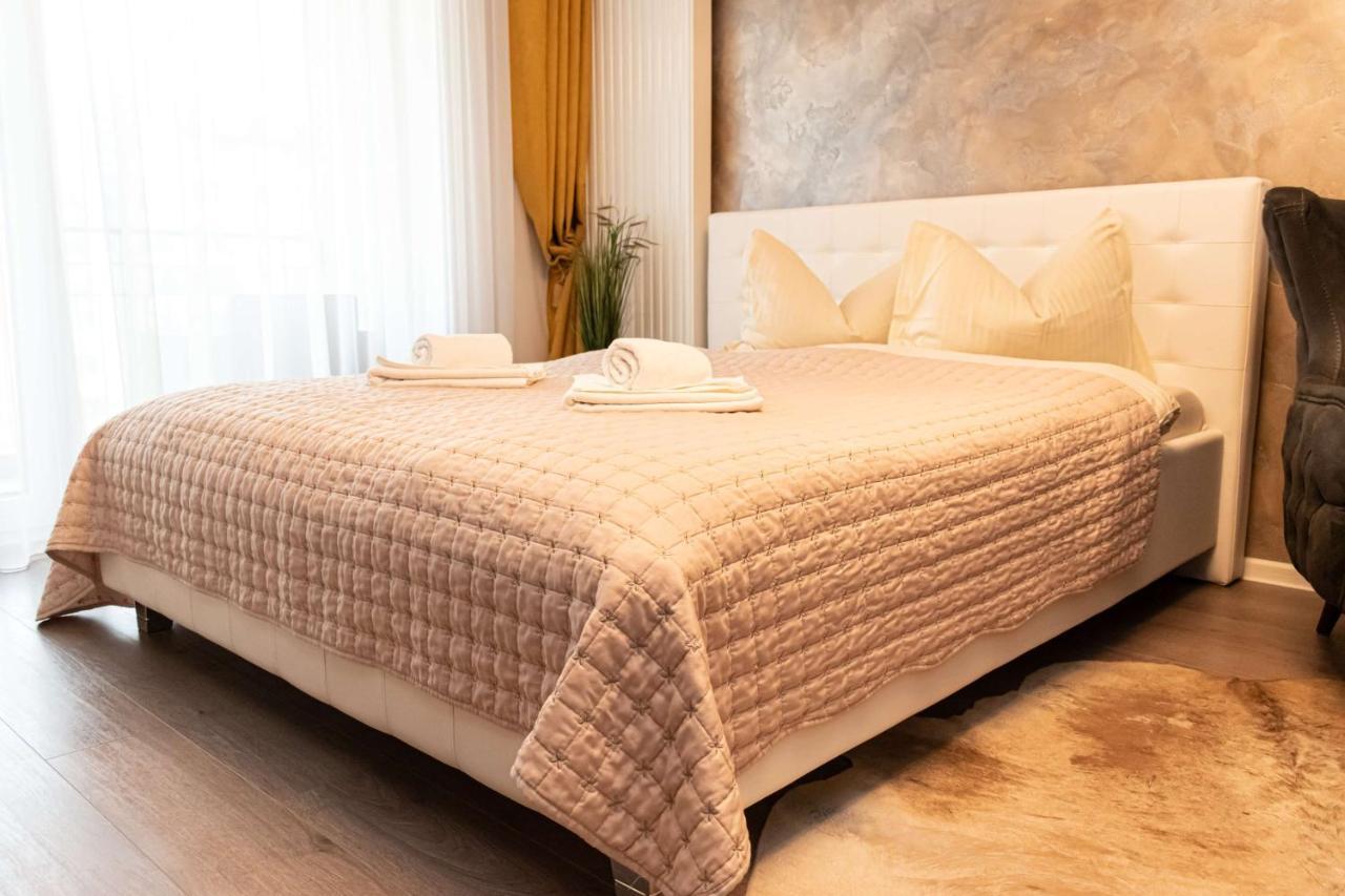 Royal Apartment Braşov Exterior foto